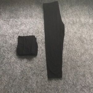 2 NWOT cropped leggings